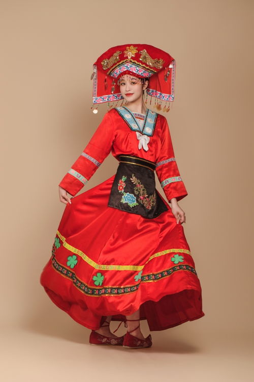 壯麗壯族服飾少數(shù)民族服飾女性人物攝影圖 攝影