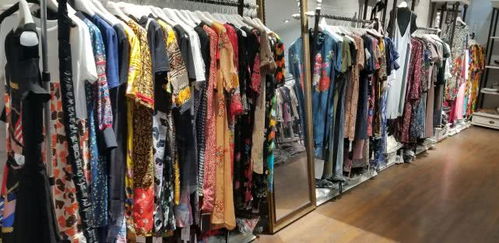 合肥一服裝工廠店品牌t恤10元,是噱頭還是營銷,小編親歷揭曉