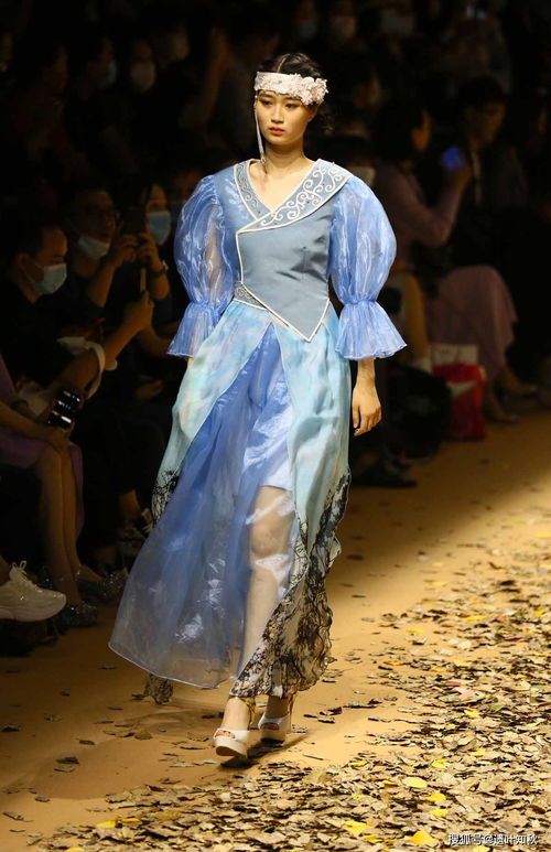 設計師金景怡攜鄂倫春文化服飾秀亮相2022春夏系列中國國際時裝周